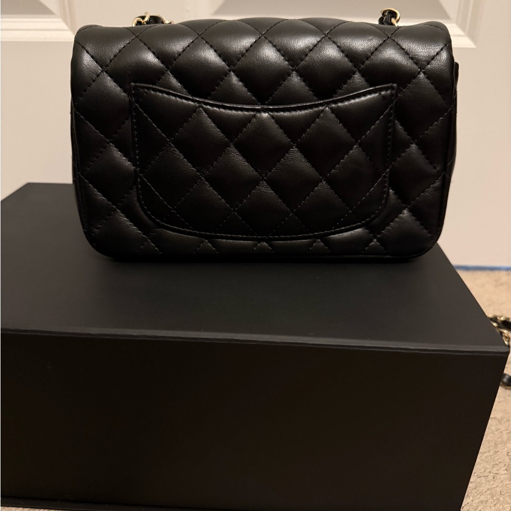 Chanel Black Quilted Shoulder Bag - Picture 4 of 6